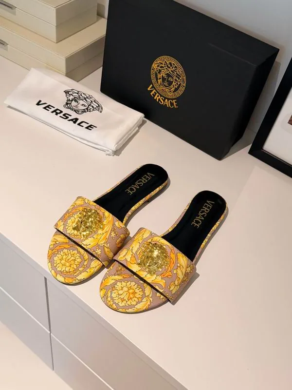 Versace mns0701 Medallion Print Slide Sandals, source view 5, SKU mns0701