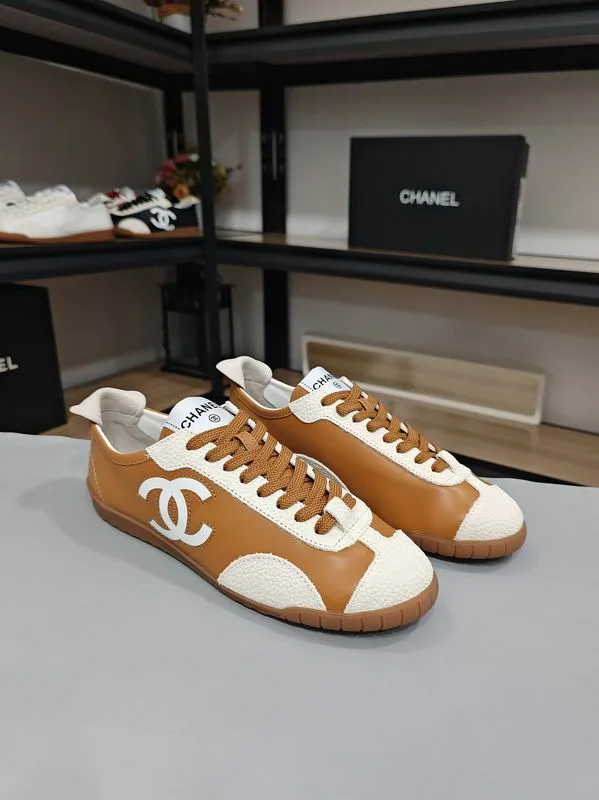 Chanel mns0703 Logo-Panel Low-Top Sneakers, source view 3, SKU mns0703