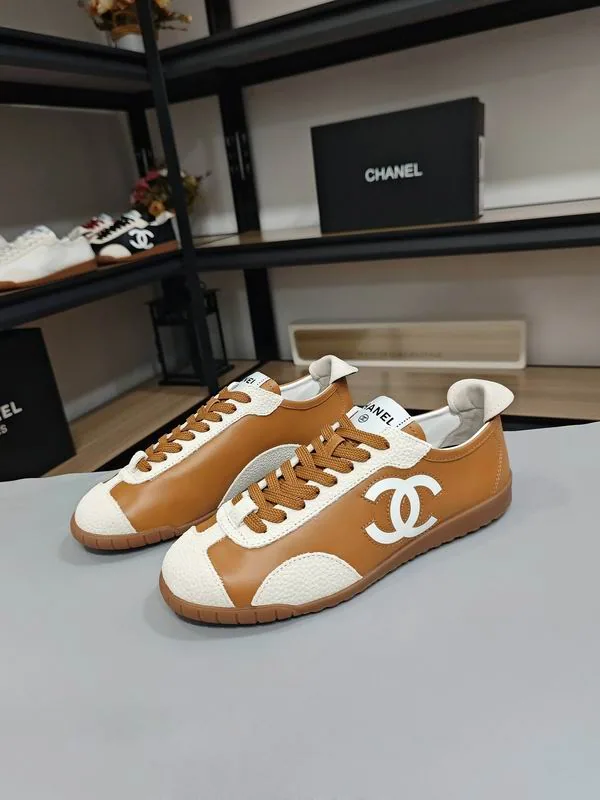 Chanel mns0703 Logo-Panel Low-Top Sneakers, source view 4, SKU mns0703