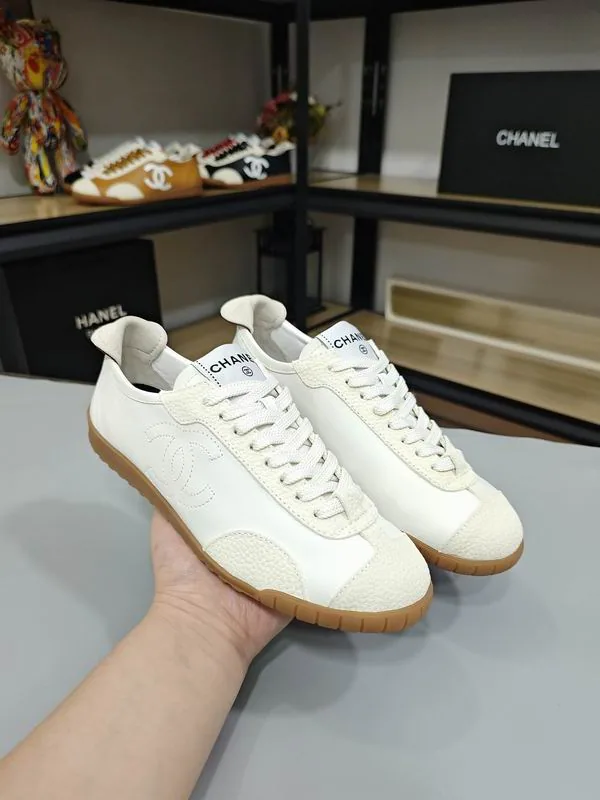 Chanel mns0703 Logo-Panel Low-Top Sneakers, source view 5, SKU mns0703