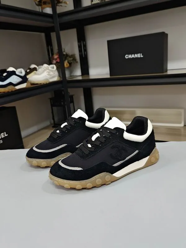 Chanel mns0704 Logo-Panel Runner Sneakers, source view 4, SKU mns0704