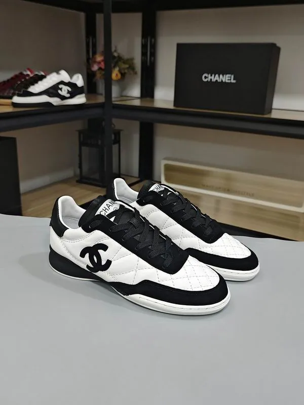 Chanel mns0705 Colorblock Logo Low-Top Sneakers, source view 1, SKU mns0705