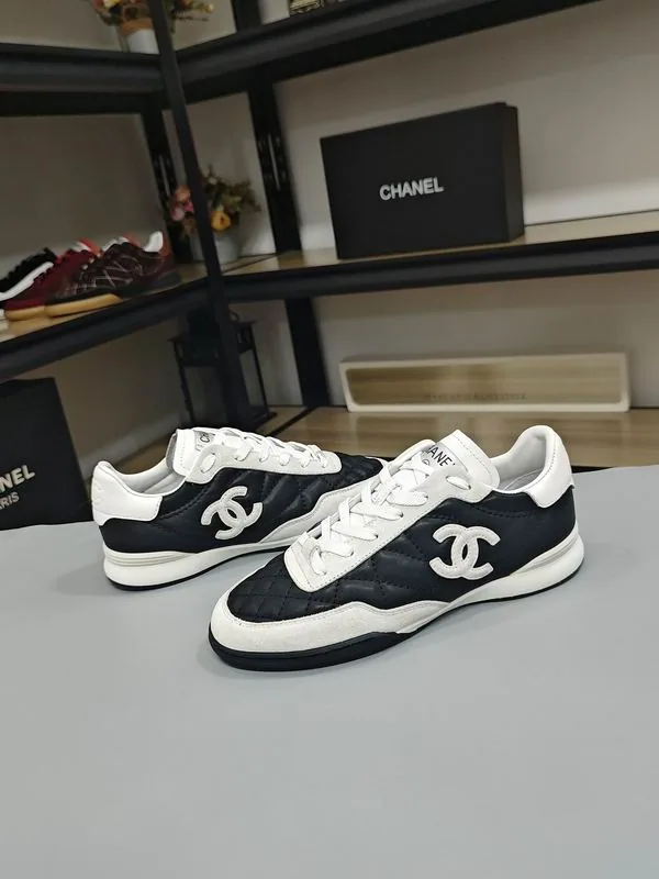 Chanel mns0705 Colorblock Logo Low-Top Sneakers, source view 3, SKU mns0705