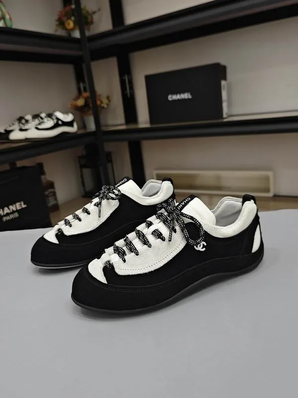 Chanel mns0706 Logo-Panel Low-Top Sneakers, source view 4, SKU mns0706