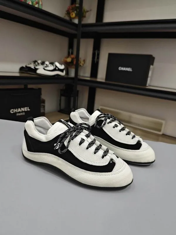Chanel mns0706 Logo-Panel Low-Top Sneakers, source view 5, SKU mns0706