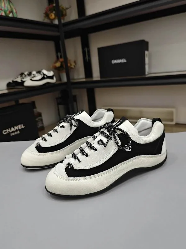 Chanel mns0706 Logo-Panel Low-Top Sneakers, source view 6, SKU mns0706