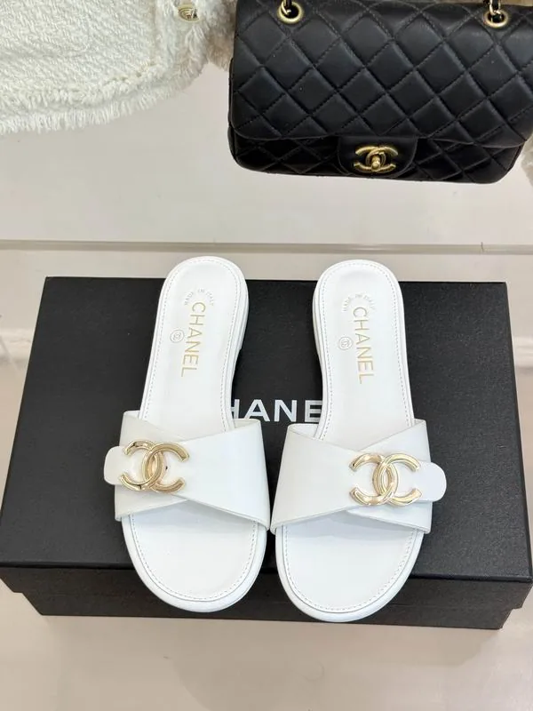 Chanel mns0609 Logo Slide Sandals, source view 4, SKU mns0609