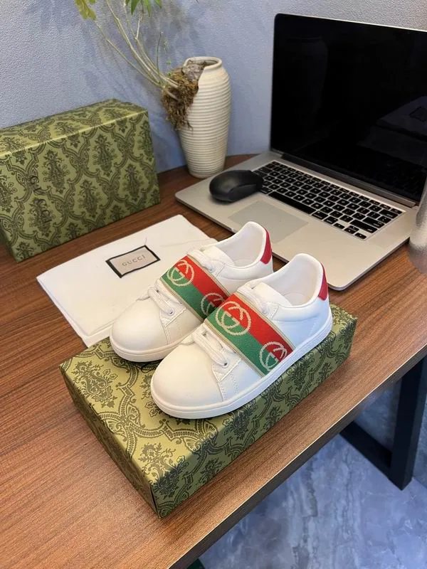 Gucci mns0754 Stripe-Strap Low-Top Sneakers, source view 6, SKU mns0754