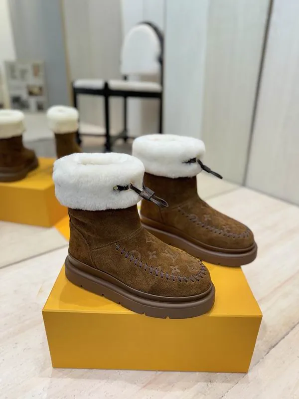 LV mns0802 Shearling-Look Trim Moccasin Boots, source view 5, SKU mns0802