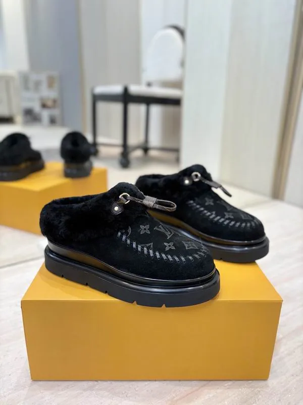 LV mns0801 Shearling-Look Trim Moccasin Shoes, source view 3, SKU mns0801