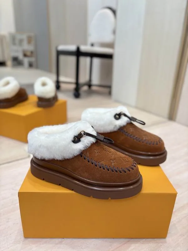 LV mns0801 Shearling-Look Trim Moccasin Shoes, source view 5, SKU mns0801