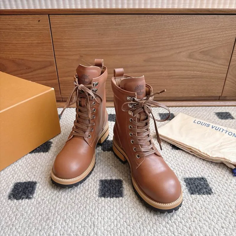 LV mns0803 Lace-Up Combat Boots, source view 4, SKU mns0803