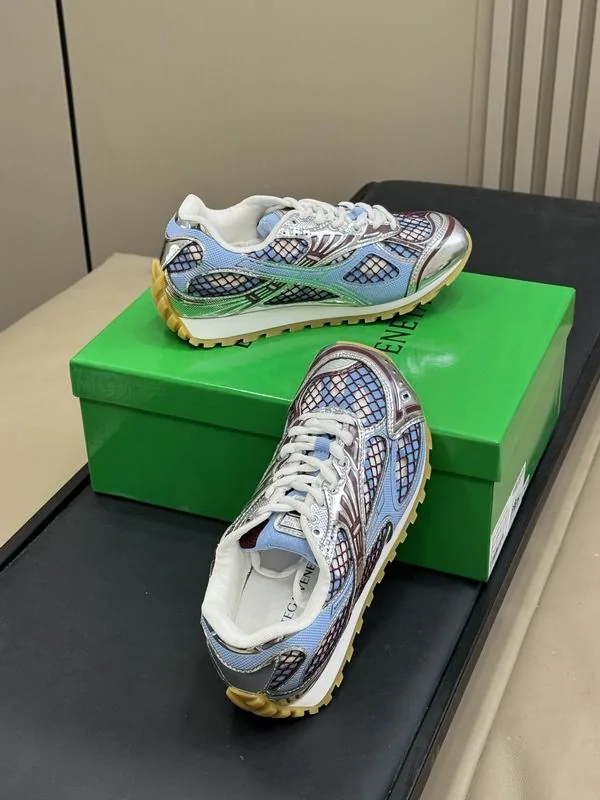 Bottega Veneta MNQ0121 Multicolor Runner Sneakers multicolor runner sneakers with lace-up closure and sculpted sole view 5