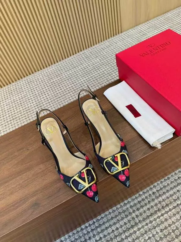 Valentino MNS0701 7.5cm Multicolor Slingback Heels black slingback-style heels with pointed toe, multicolor floral-looking toe accents, and 7.5 cm supplier-listed heel view 1