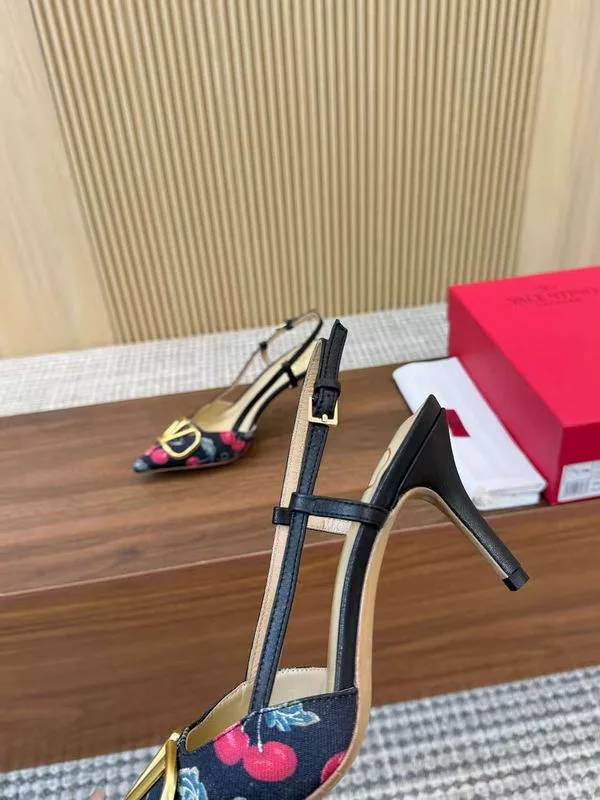 Valentino MNS0701 7.5cm Multicolor Slingback Heels black slingback-style heels with pointed toe, multicolor floral-looking toe accents, and 7.5 cm supplier-listed heel view 4