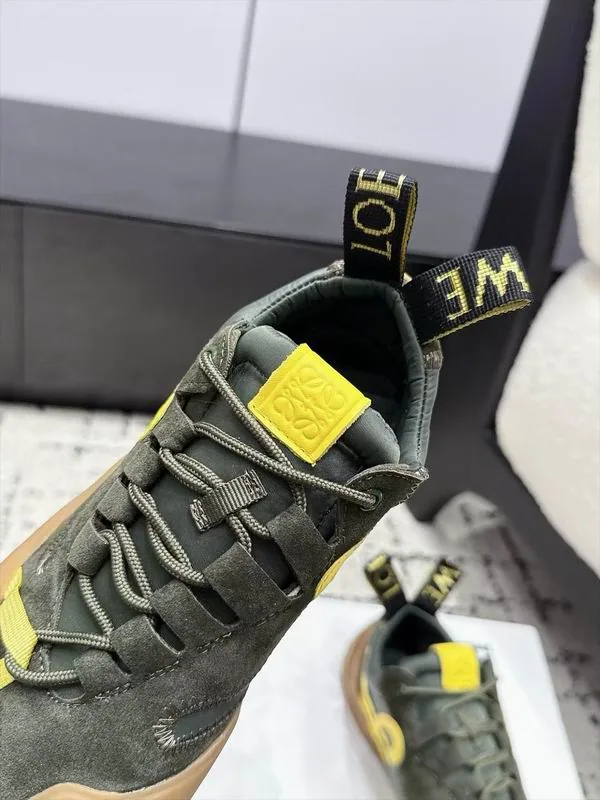Loewe Olive Low-Cut Runner Sneakers, source view 4, mns0801