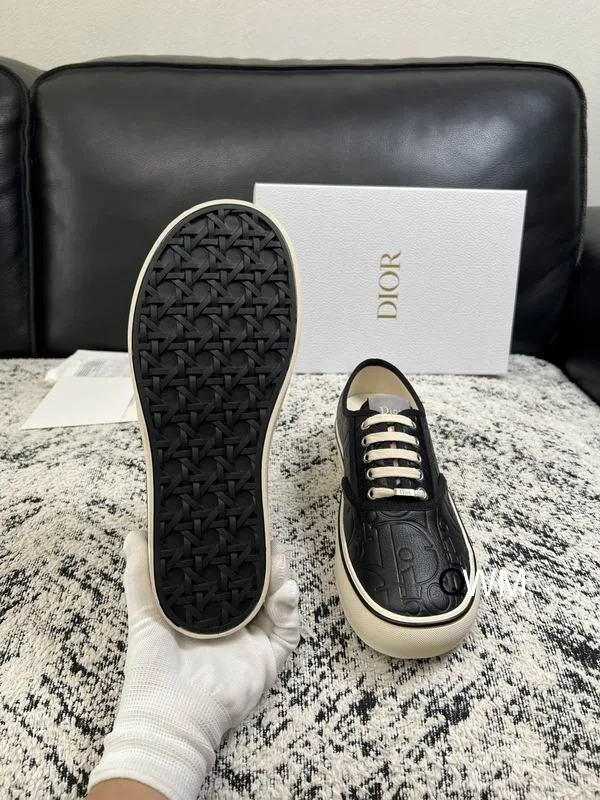 Dior WM0802 Cream Black Low-Top Sneakers, source view 4, SKU WM0802